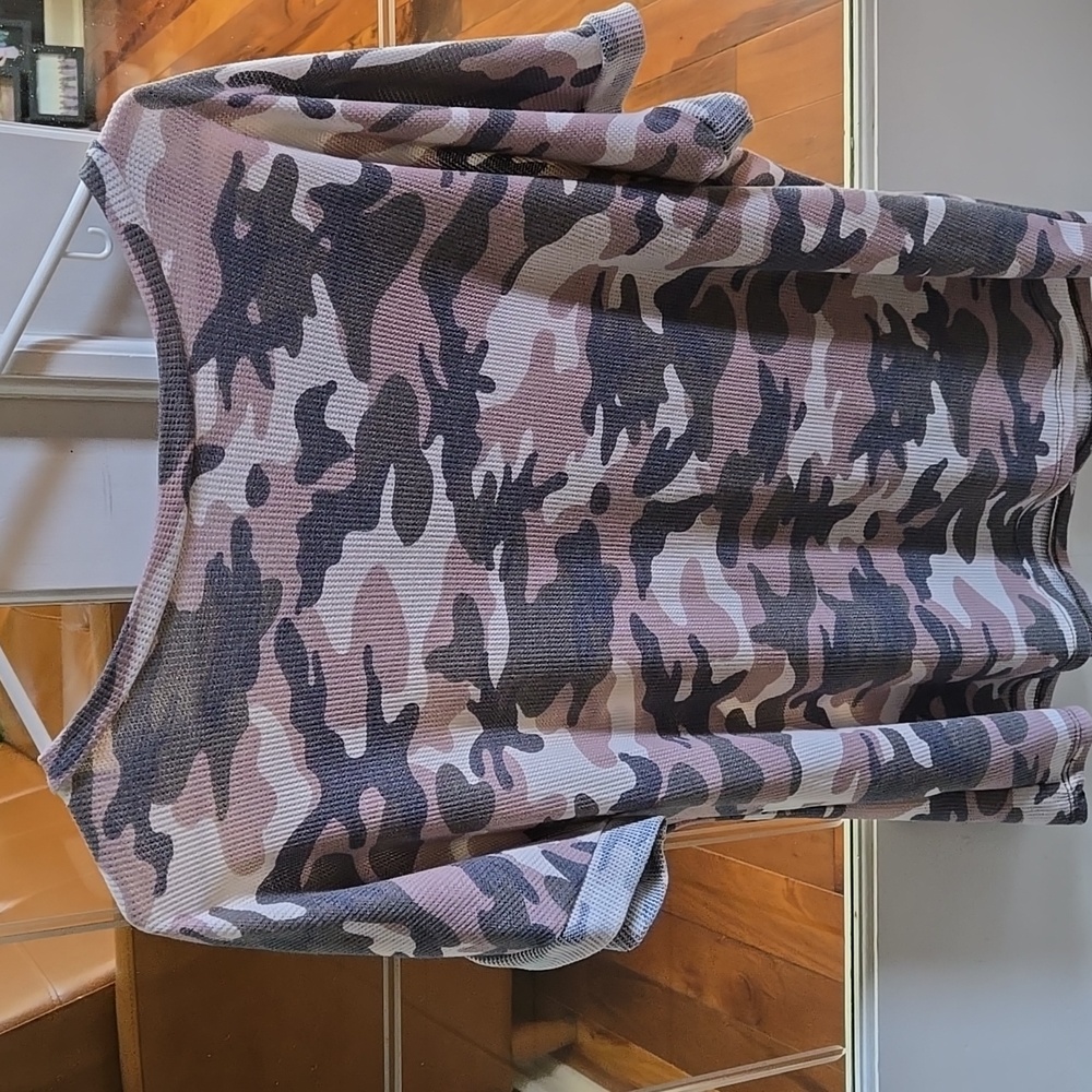 Eesome Multicolor Patterned Top - Picture 4 of 5
